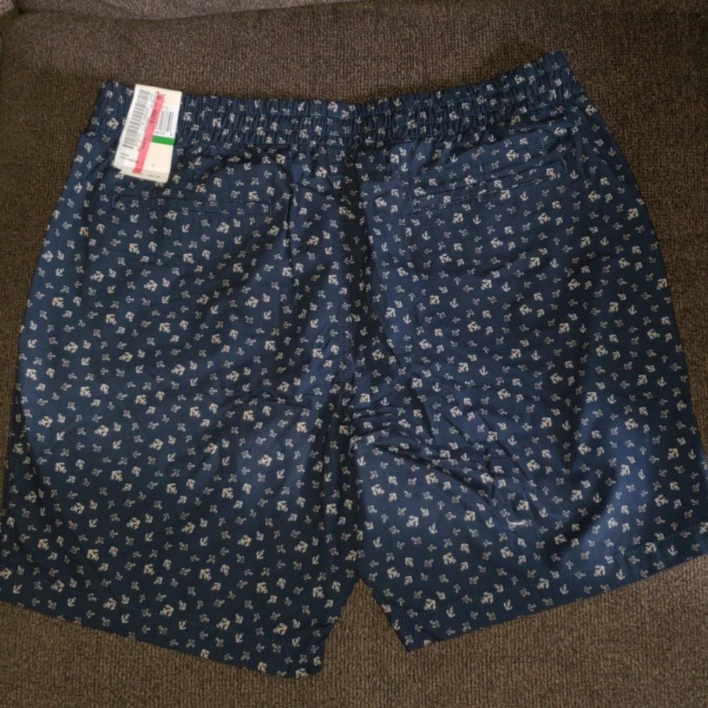 Clothes - Picture 2 of 4
